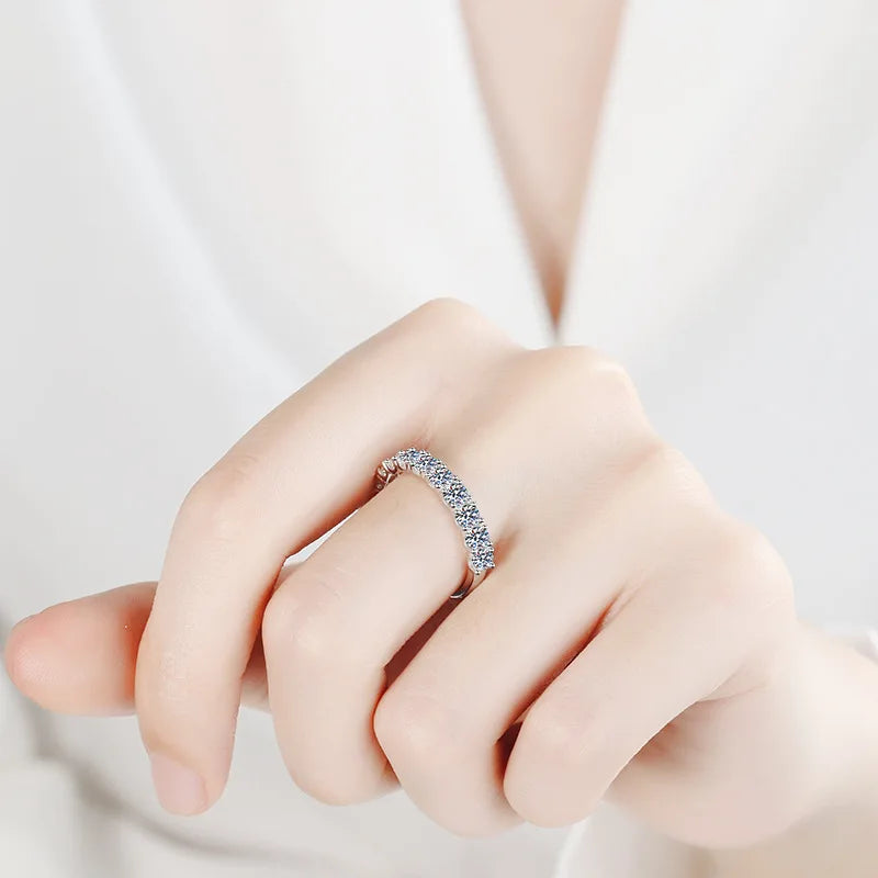 Crown Moissanite