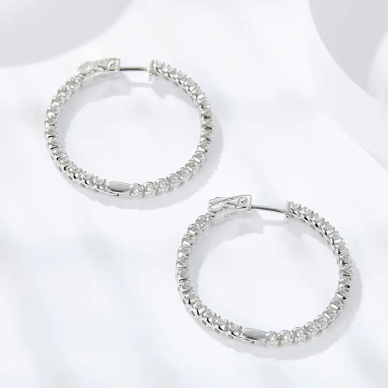 The Moissanite Stellar sparkle