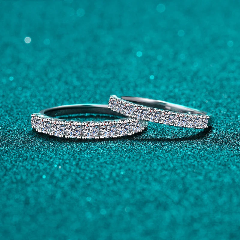 Crown Moissanite