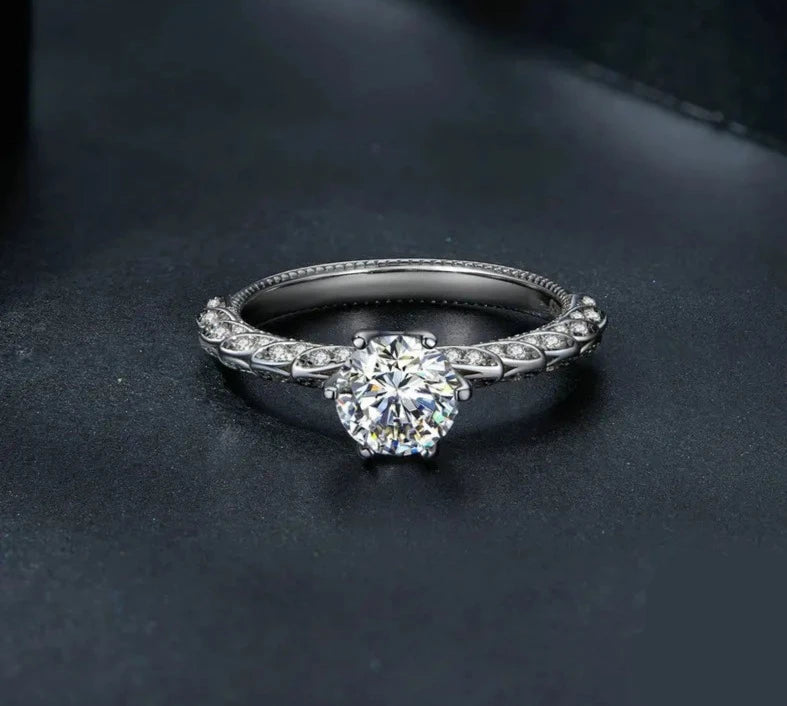 Twist Moissanite
