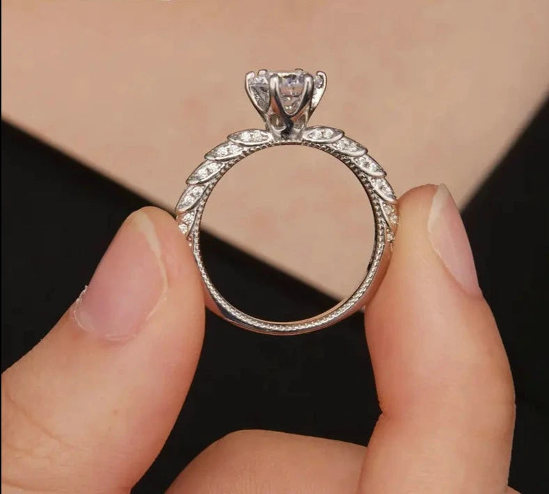 Twist Moissanite
