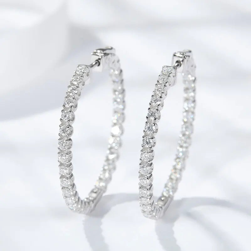 The Moissanite Stellar sparkle