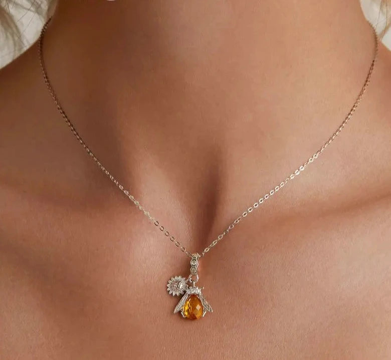 Crystal Honeybee Daisy