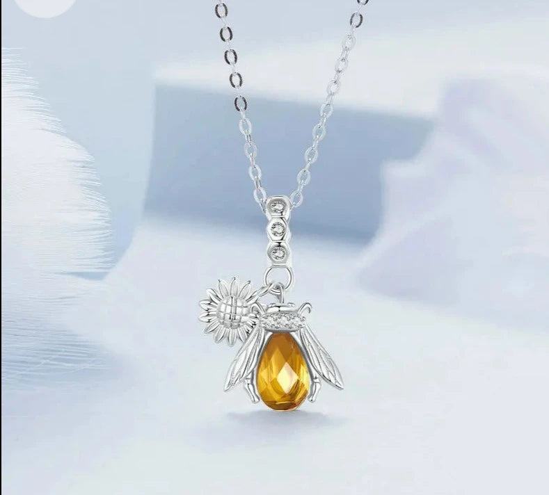 Crystal Honeybee Daisy